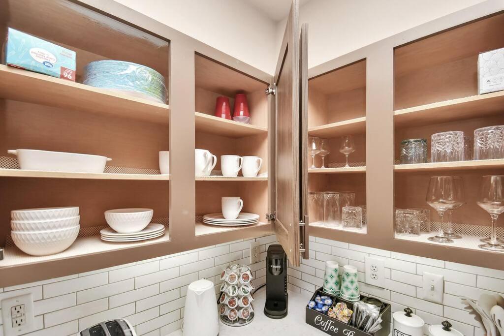 Ultimate Retreat Near Galleria-pool Daire